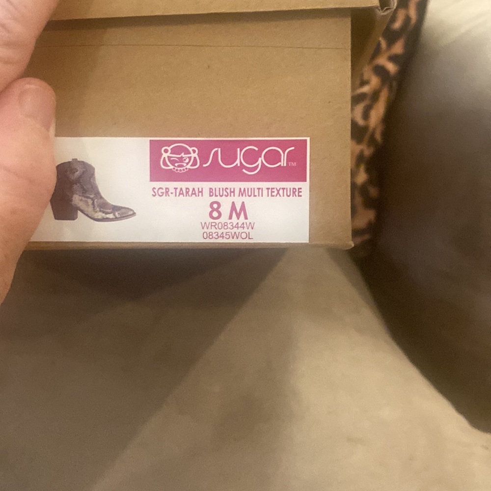 NWT❤️👢👢 - Picture 3 of 3